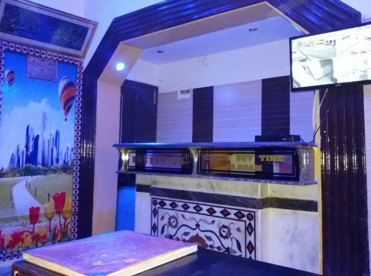 Hotel Aashiyana Агра Экстерьер фото