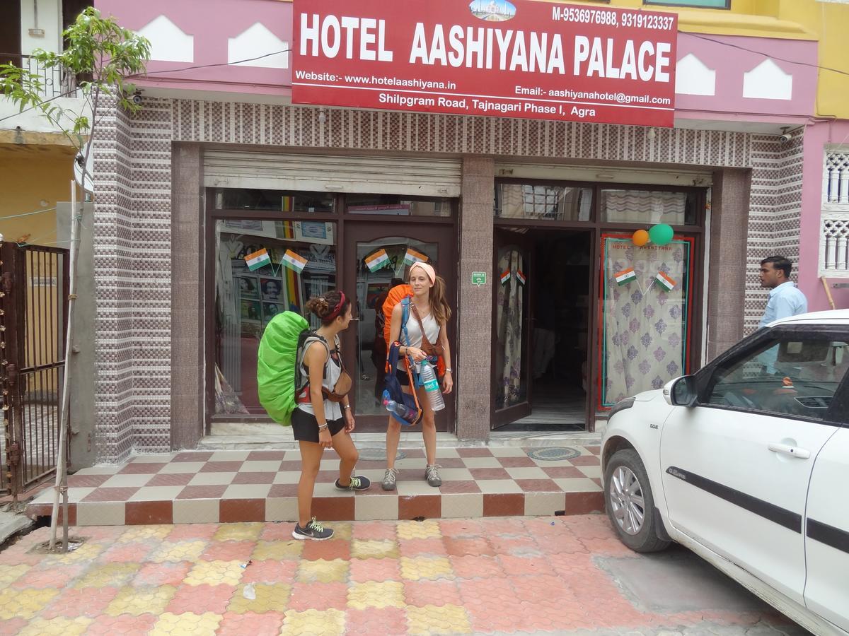 Hotel Aashiyana Агра Экстерьер фото