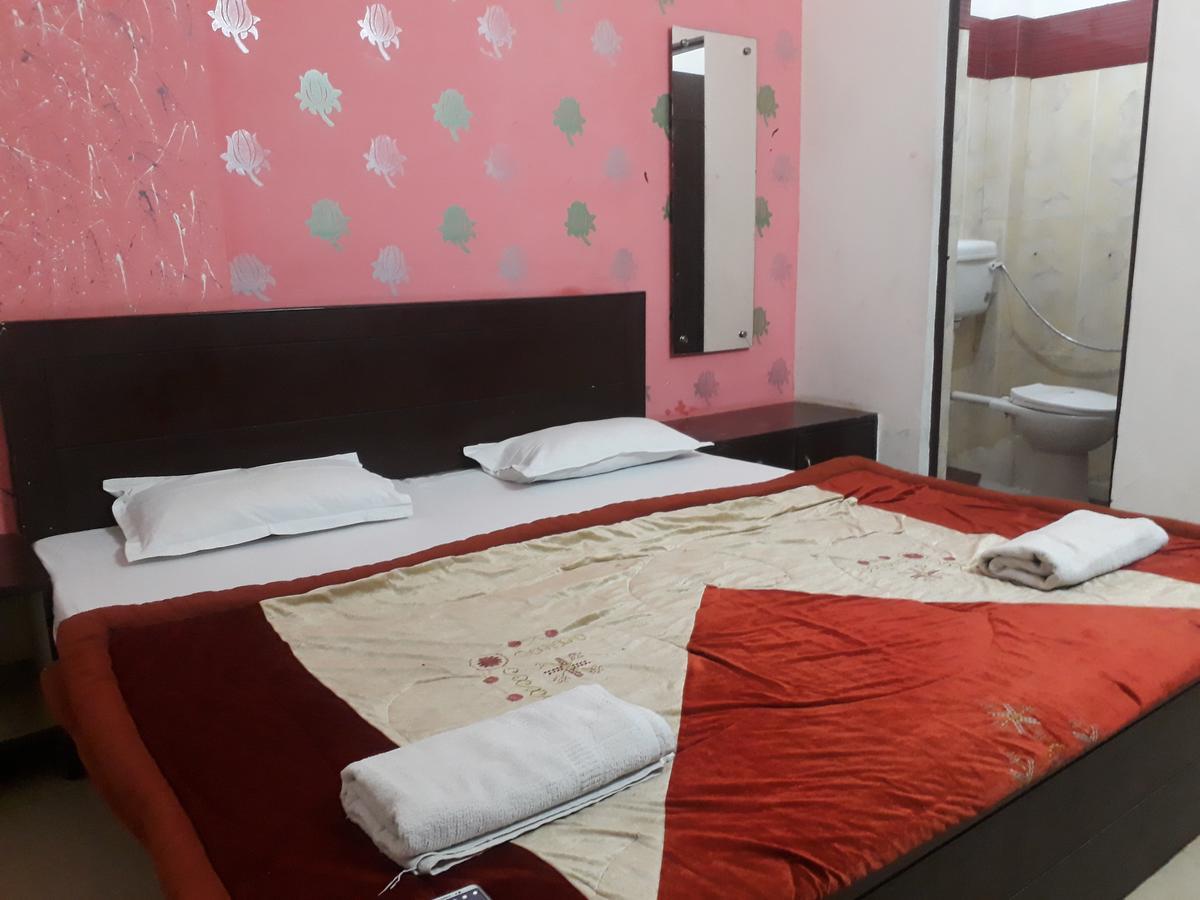 Hotel Aashiyana Агра Экстерьер фото